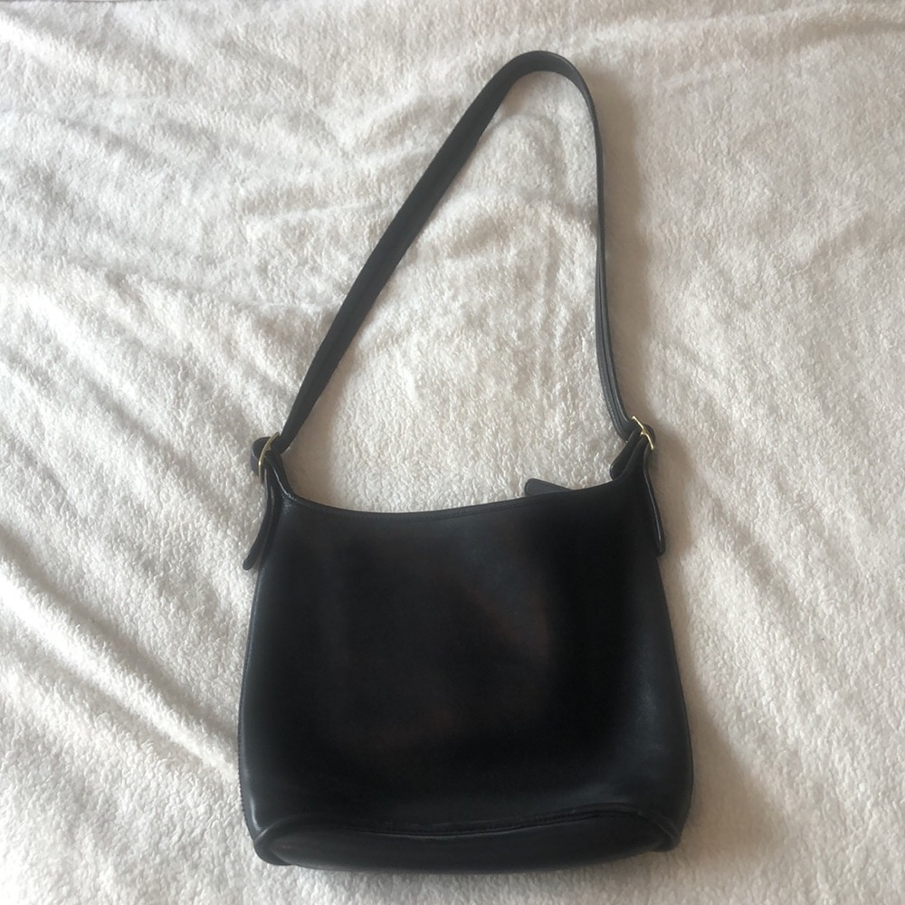 Vintage coach legacy crossbody bag with zipper